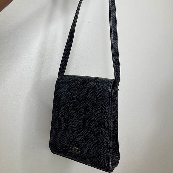 Guess Shoulder Bag - Picture 4 of 5